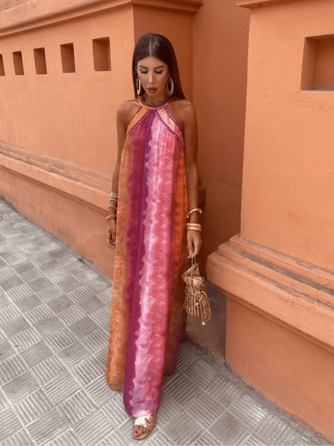 Aurelia | Damen Maxikleid mit Neckholder und Ombre-Effekt – Pink – Bild 5