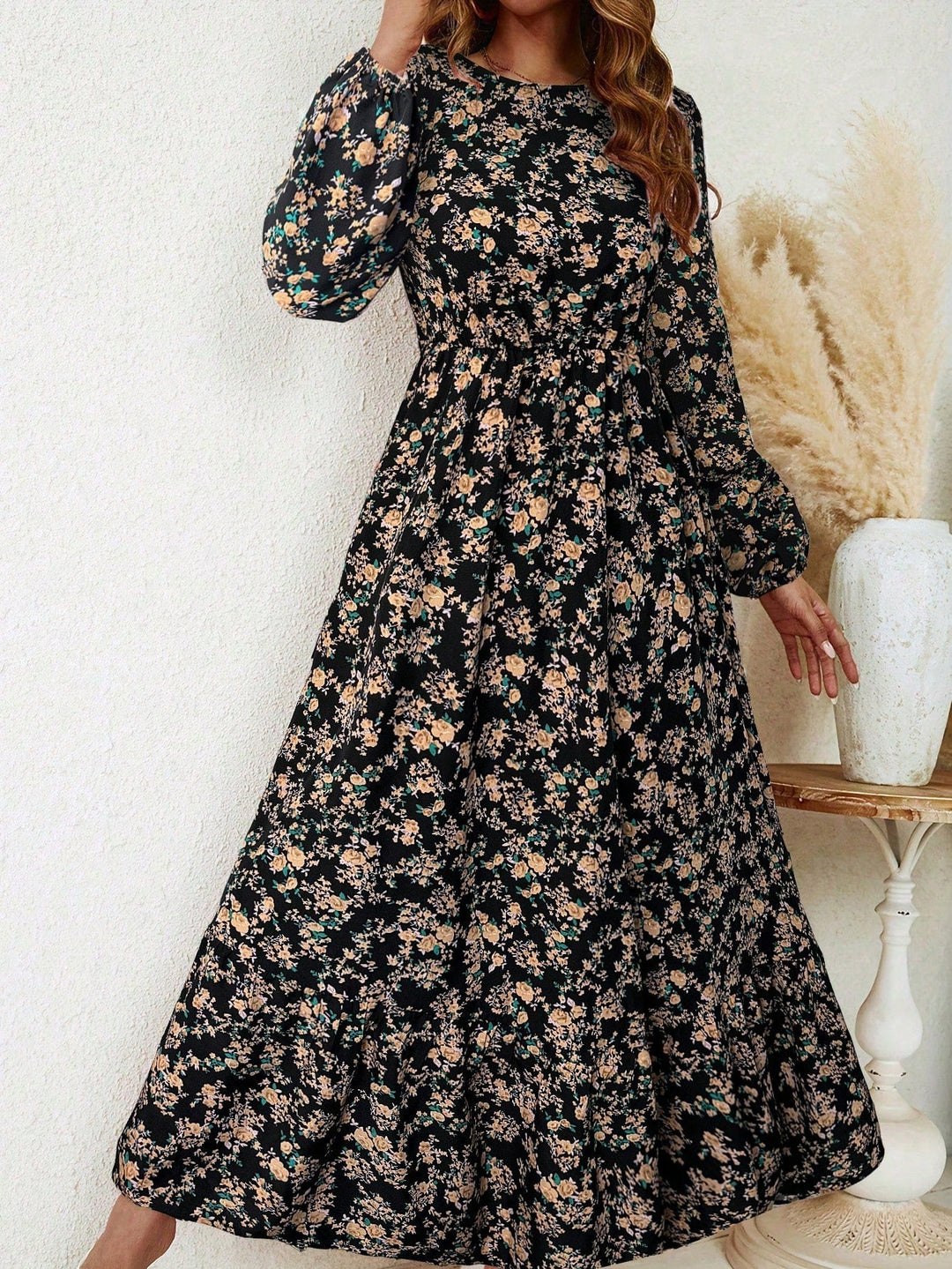 Brynja | Damen Maxikleid mit langen Ärmeln und Blumenmuster - Blumenmuster - Bild 1