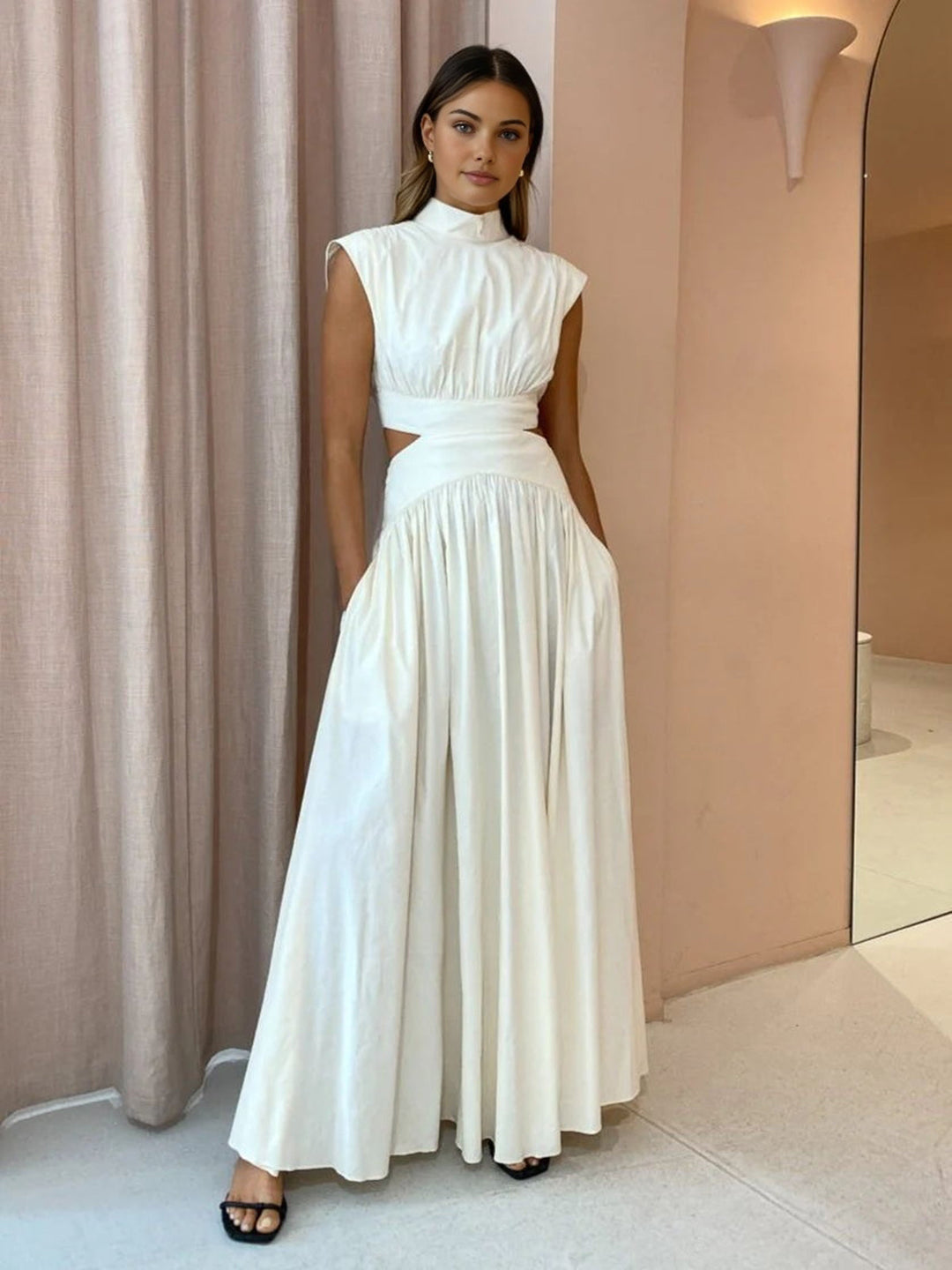 Cassandra | Damen Maxikleid mit Stehkragen und Ausschnitt - Champagner - Bild 9