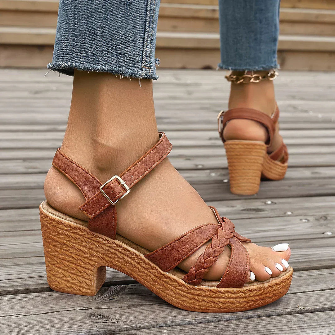 Constance | Damen Plateau-Sandalen mit Knöchelriemen – Beige – Bild 5