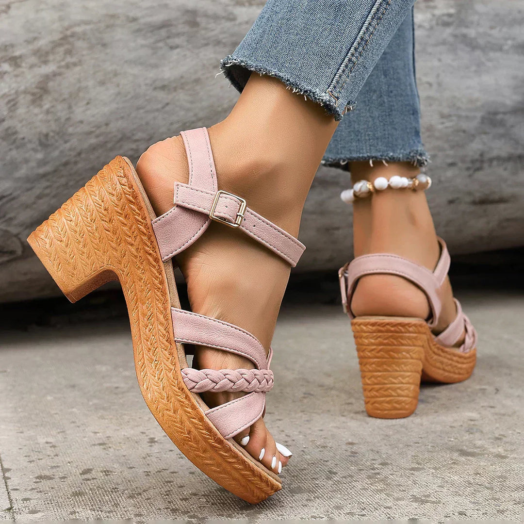 Constance | Damen Plateau-Sandalen mit Knöchelriemen – Beige – Bild 6