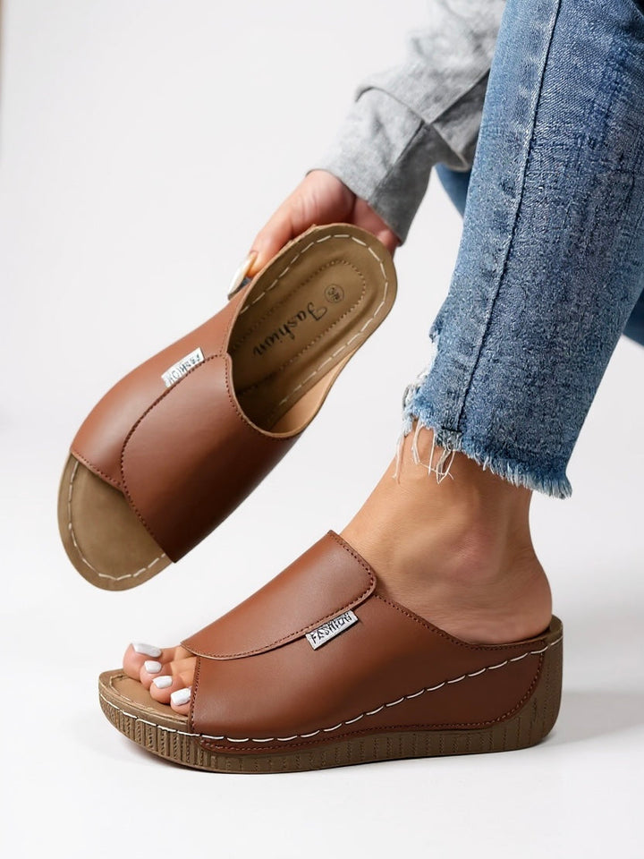 Constance | Women&