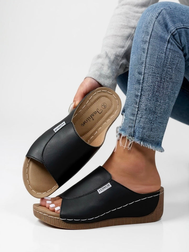 Constance | Women&