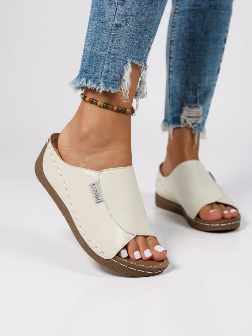 Constance | Women&