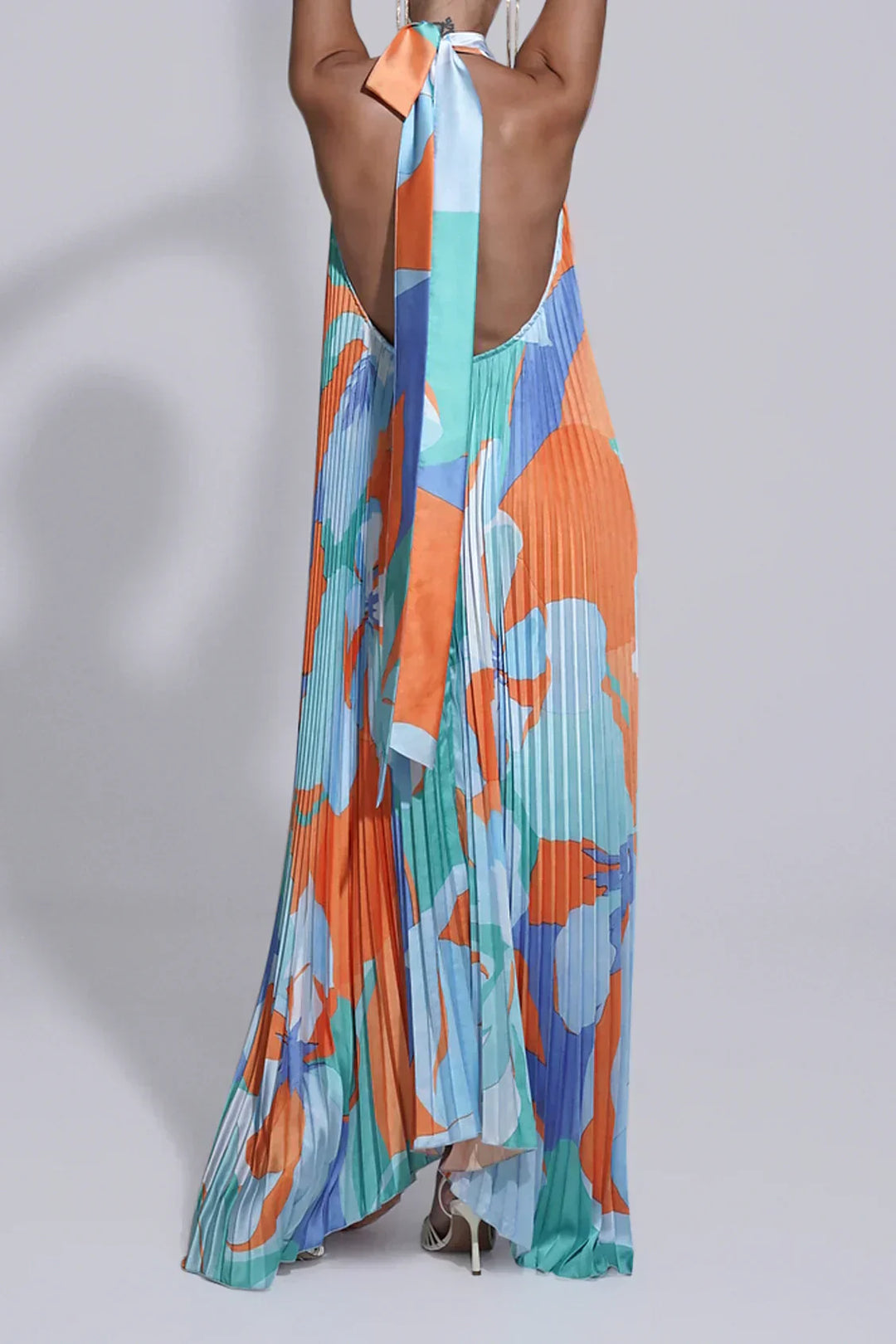 Emmeline | Damen Maxikleid mit Neckholder und Falten – Bild 2