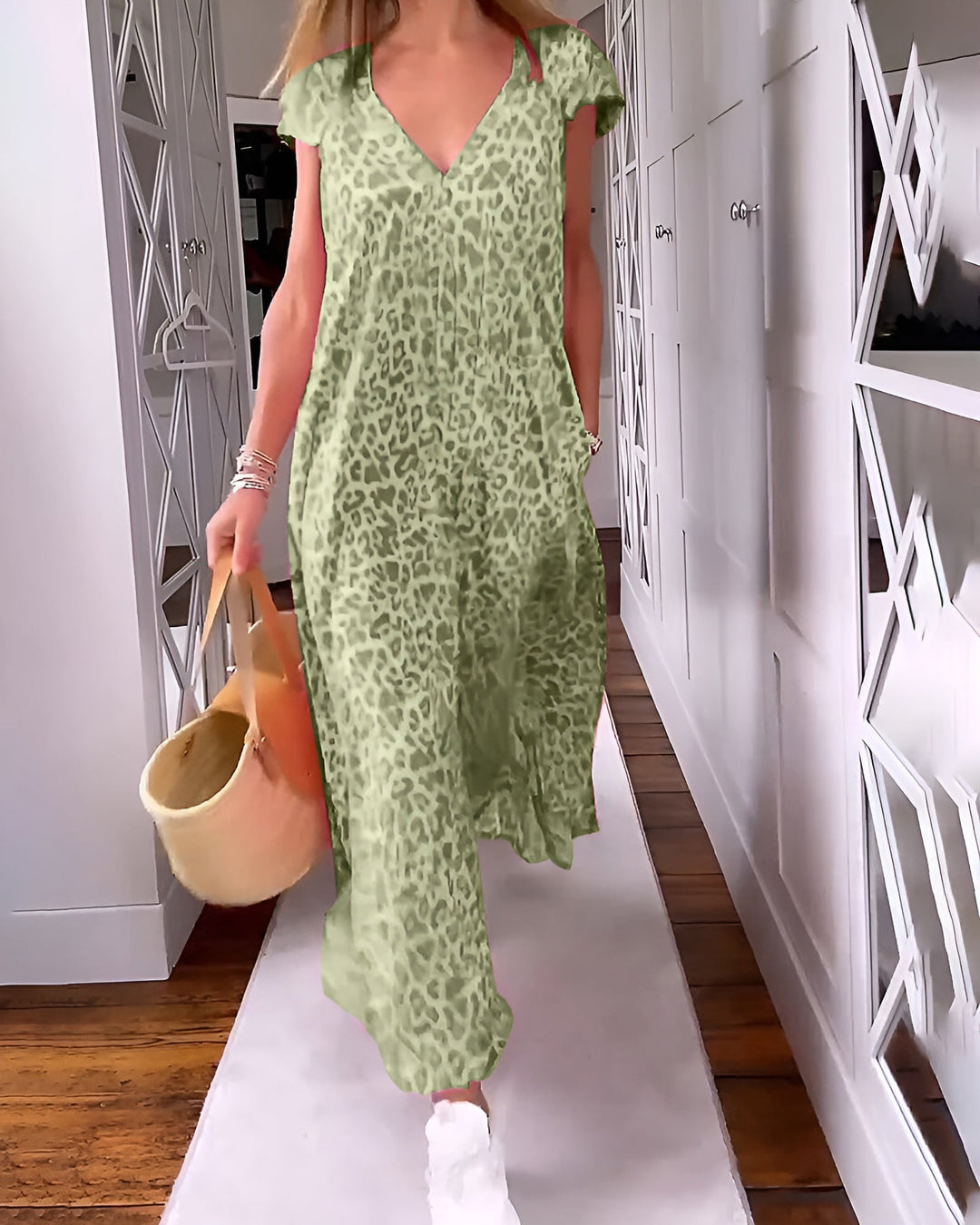 Tabatha | Damen Maxikleid mit V-Ausschnitt und Leopardenmuster - Pink - Bild 4