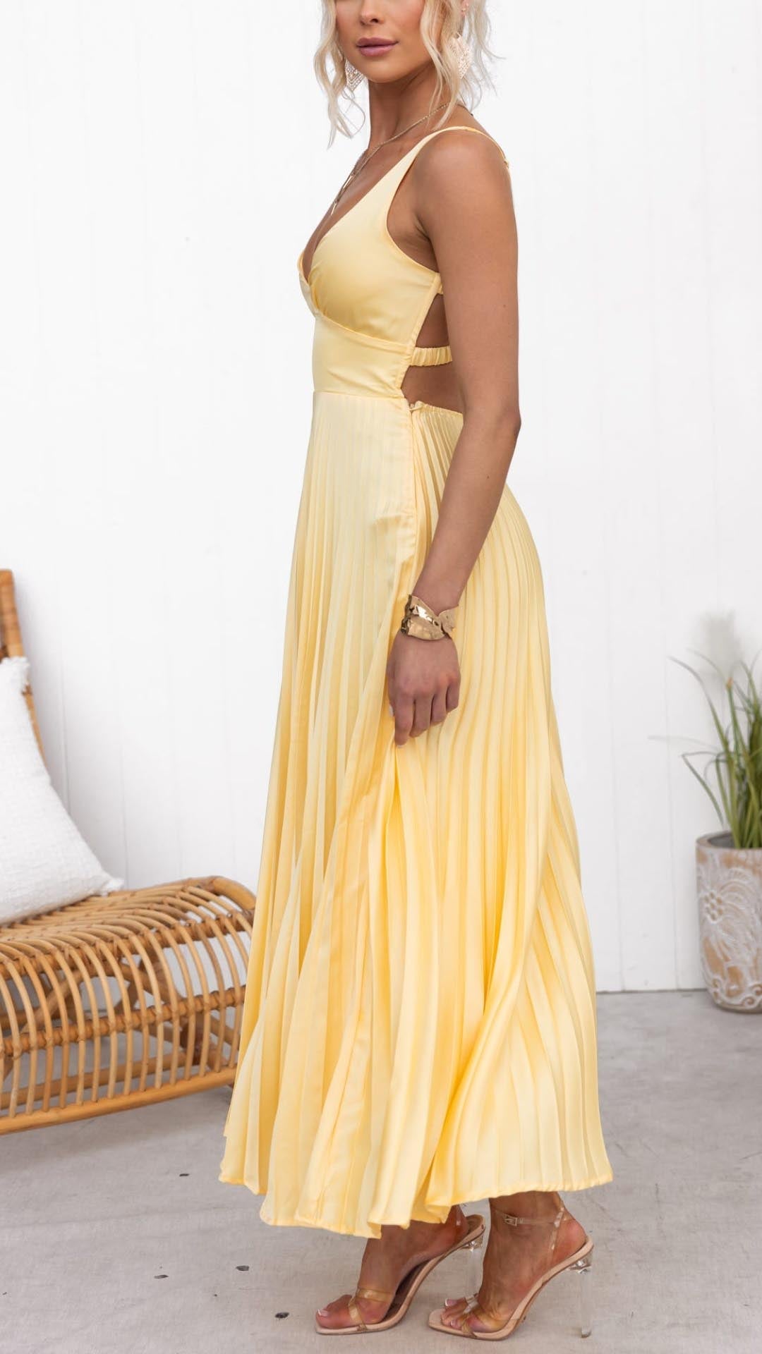 Thessalyn | Women&