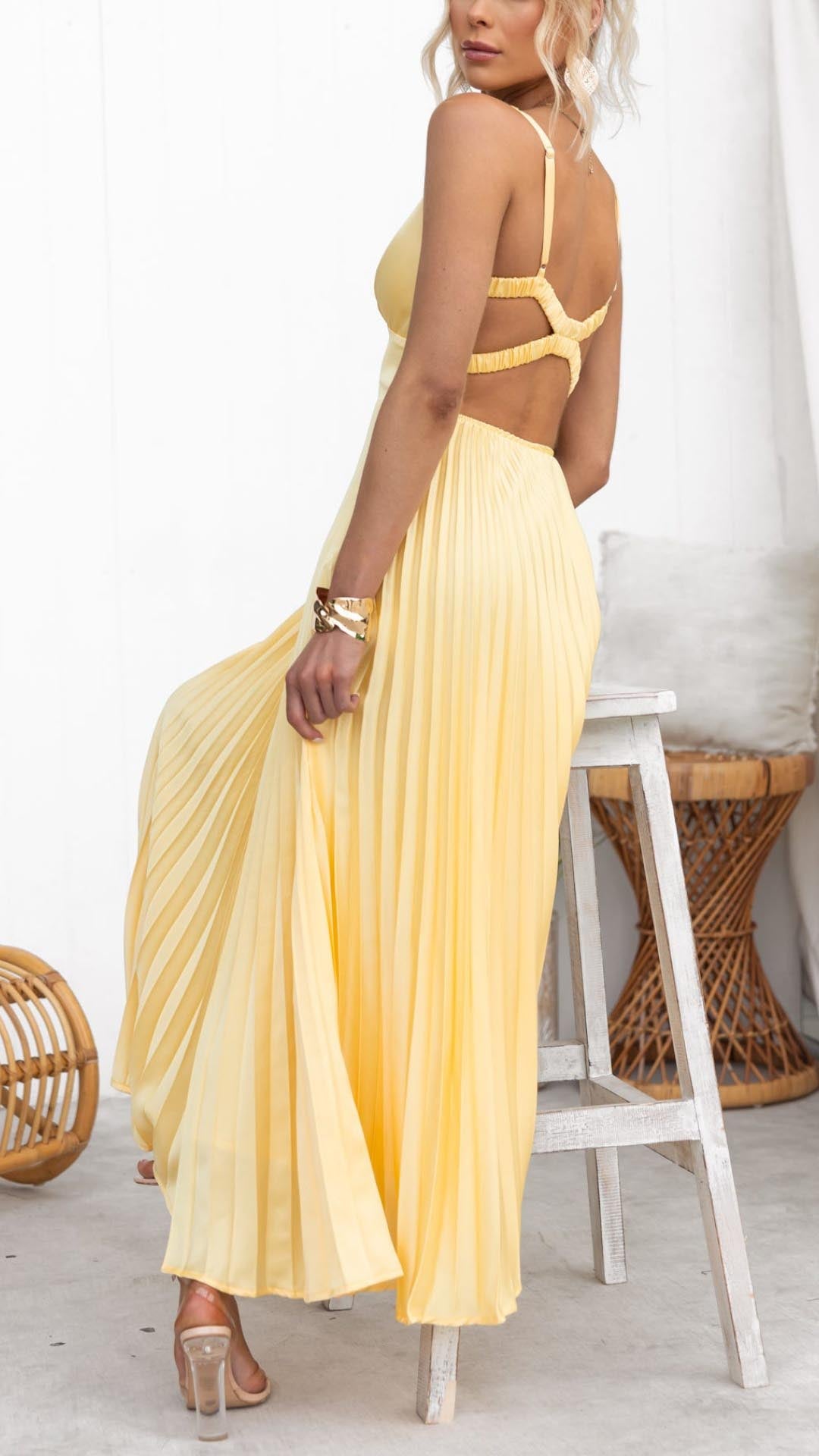 Thessalyn | Women&