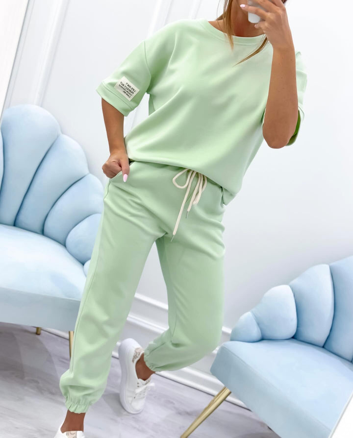 Wilhelmina | Damen-Set mit kurzärmliger Freizeitkleidung – Weiß – Bild 8
