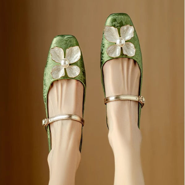 Wisteria | Women&